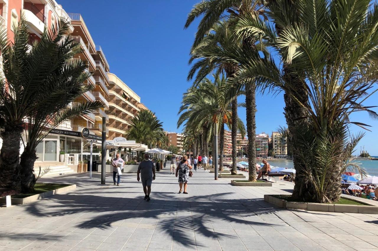 Amazing 3 Bedrooms Apartment With Pool Next To The Sea Torrevieja Dış mekan fotoğraf